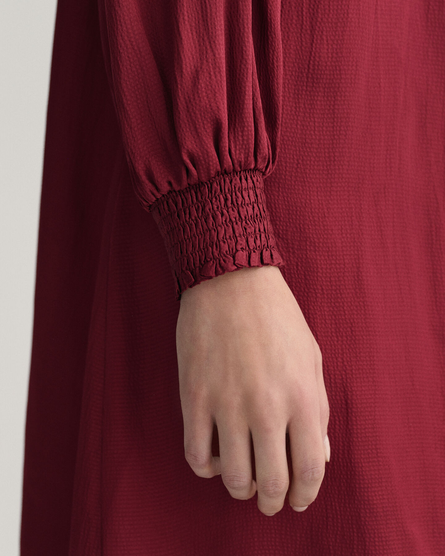 Abito con colletto alla coreana