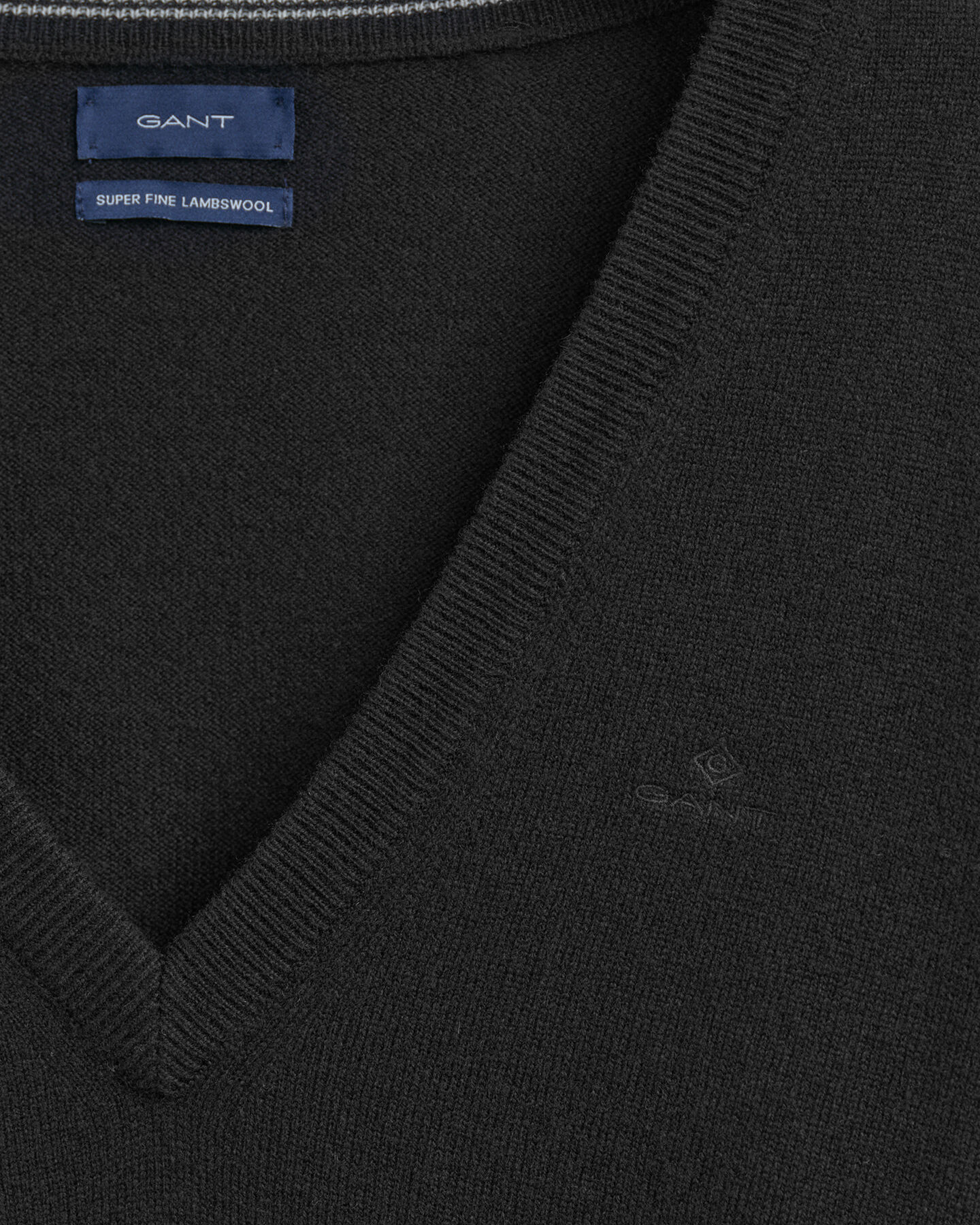 Maglia con scollo a V in lana d'agnello extrafine