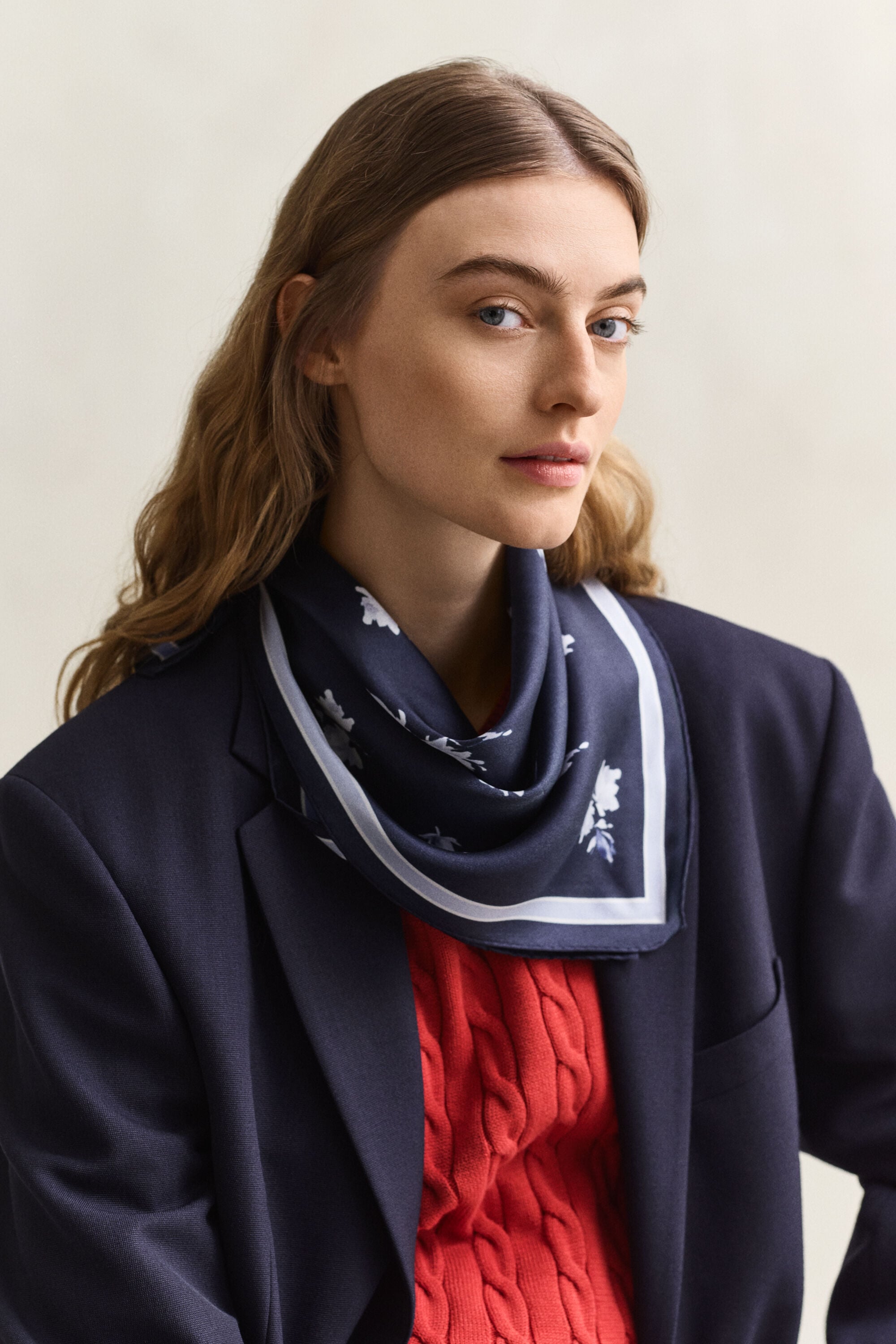 Foulard di seta con stampa a fiori