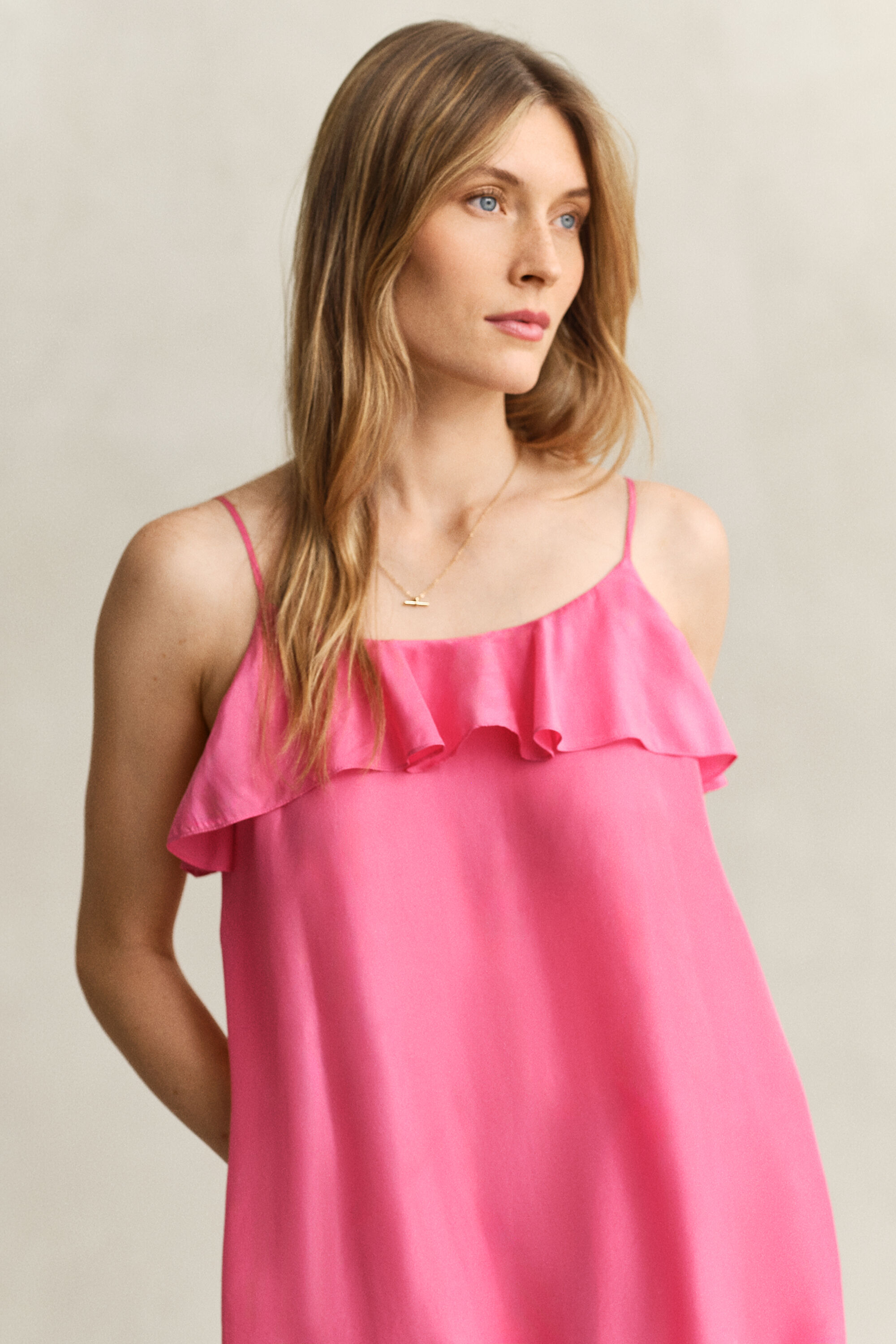 Abito midi in seta con spalline sottili