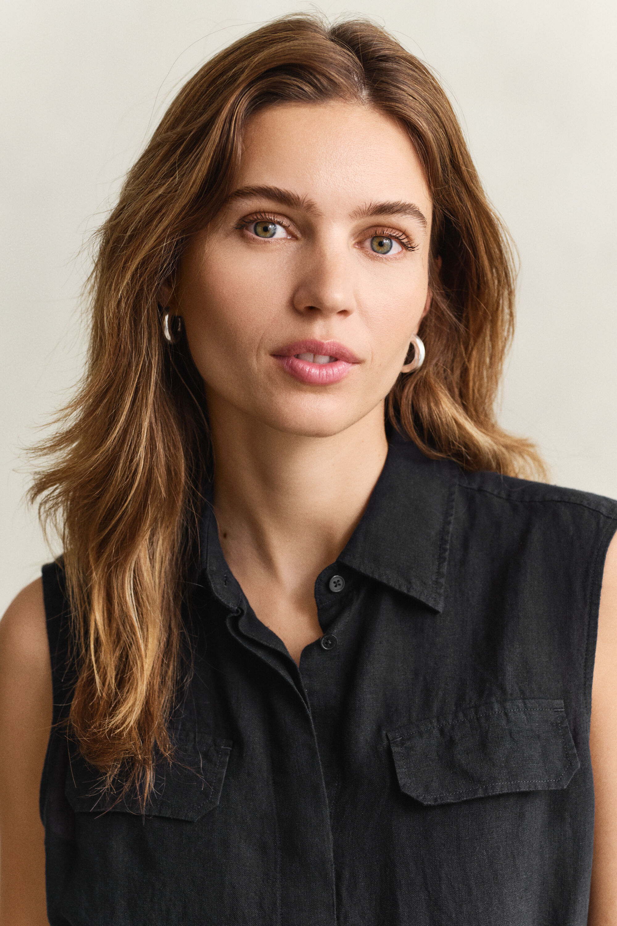 Abito smanicato in lino