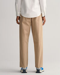 Pantaloni chino con pinces relaxed fit