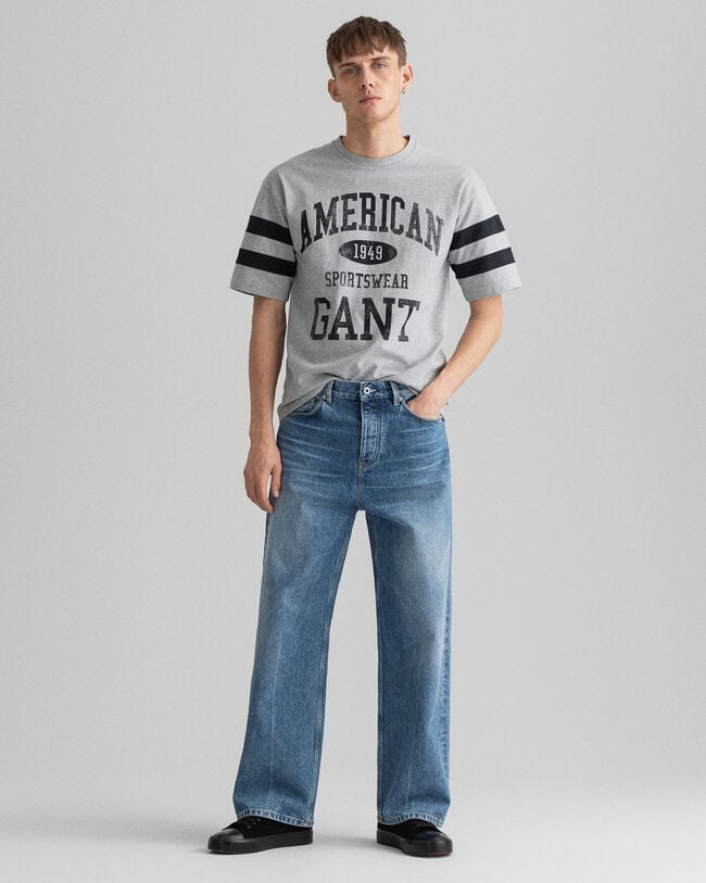 Jeans ampi con gamba dritta