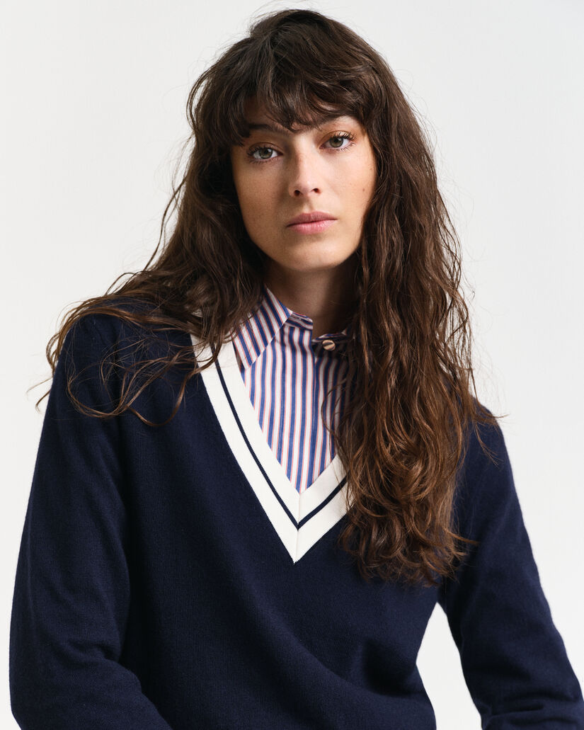 Maglia con scollo a V a contrasto