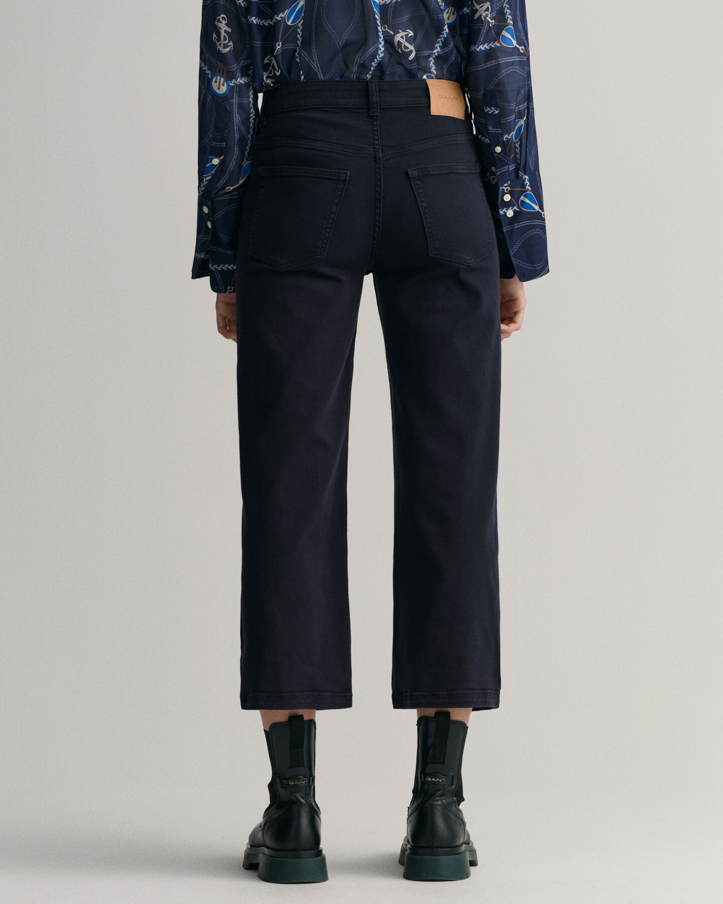 Jeans alla caviglia ampi colorati