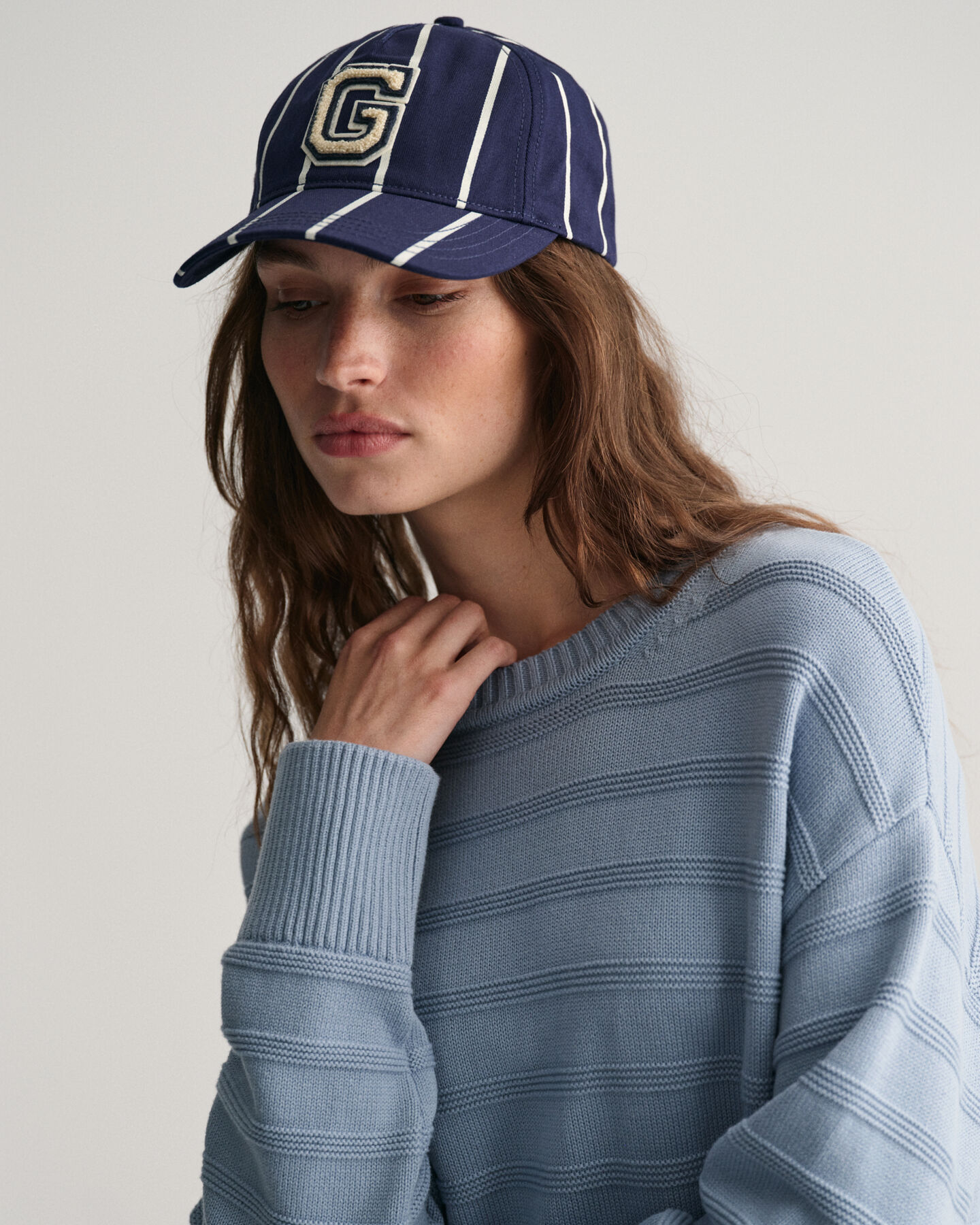 Maglia girocollo in cotone a righe tono su tono