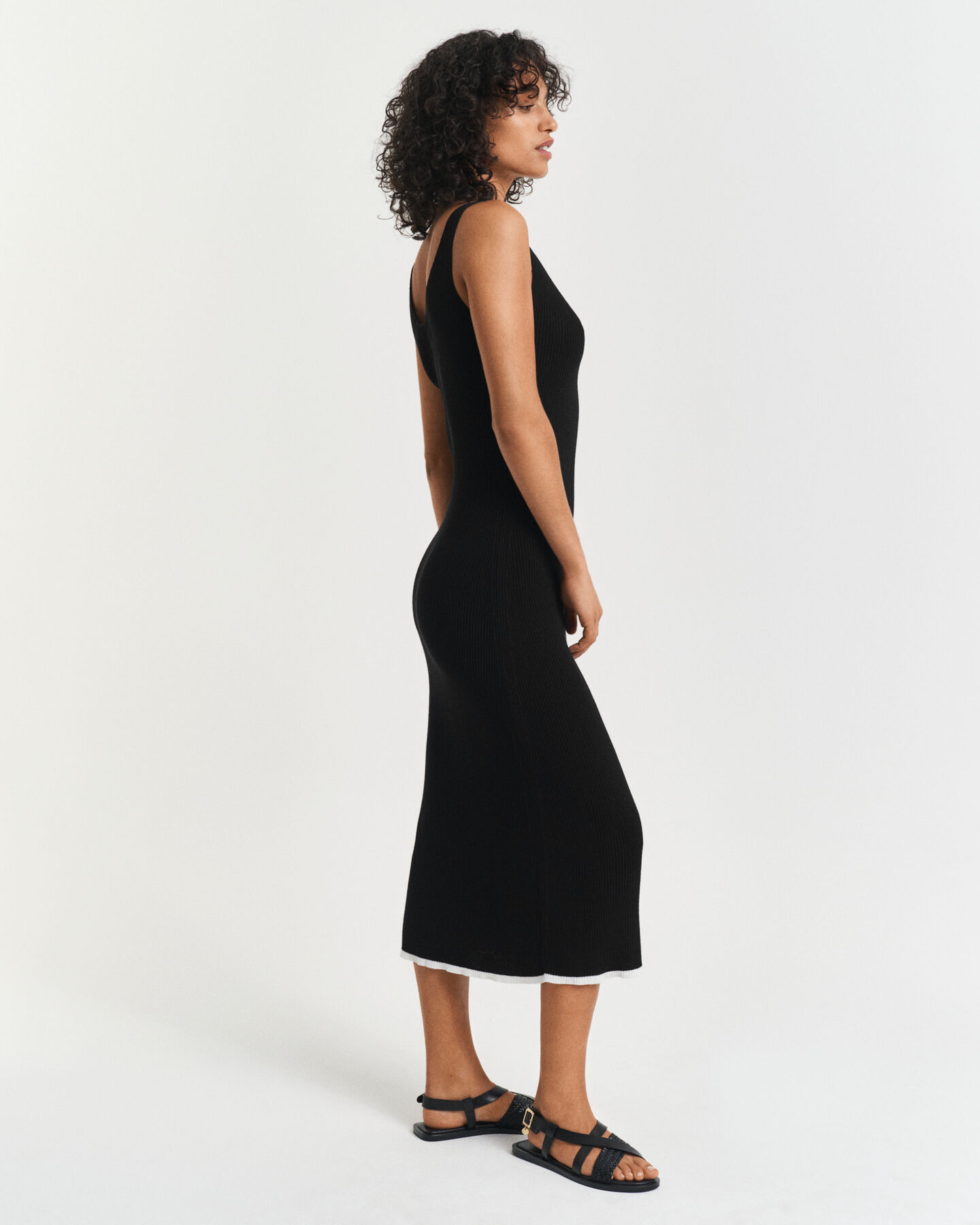 Abito con spalline in maglia a coste