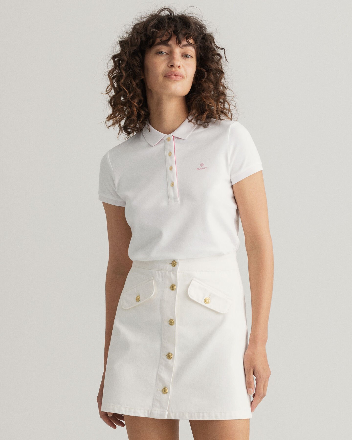 Polo in piqu&eacute; con colletto a contrasto