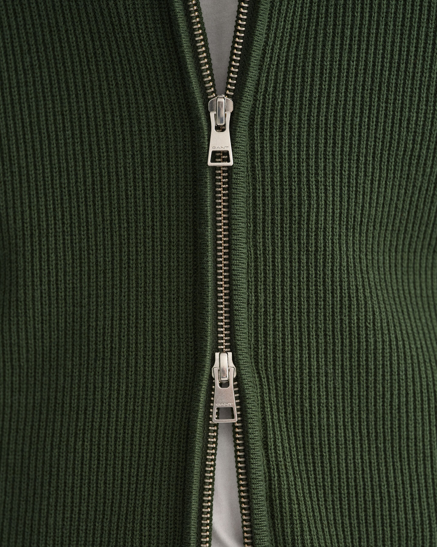 Maglia Texture a coste con zip lunga