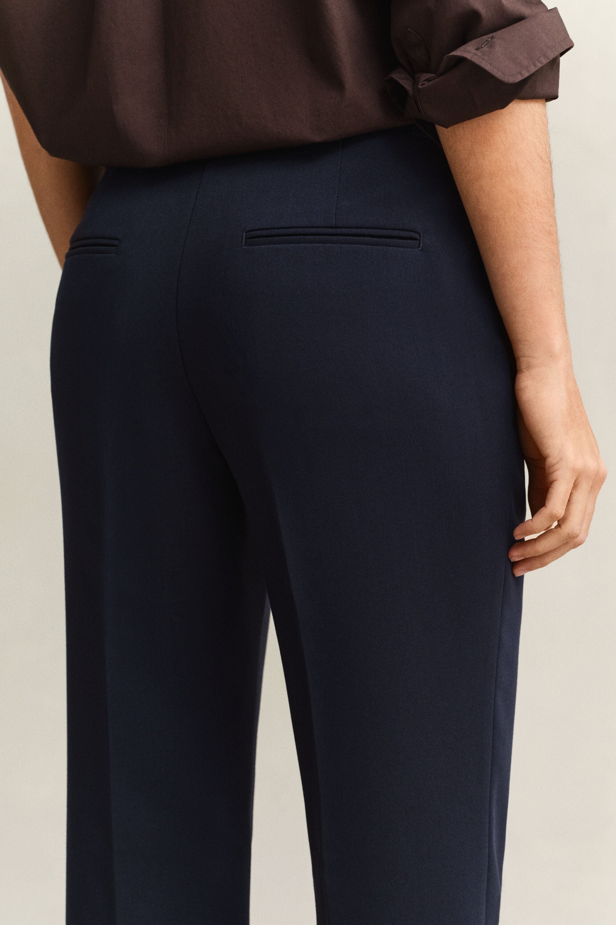 Pantaloni eleganti svasati slim fit