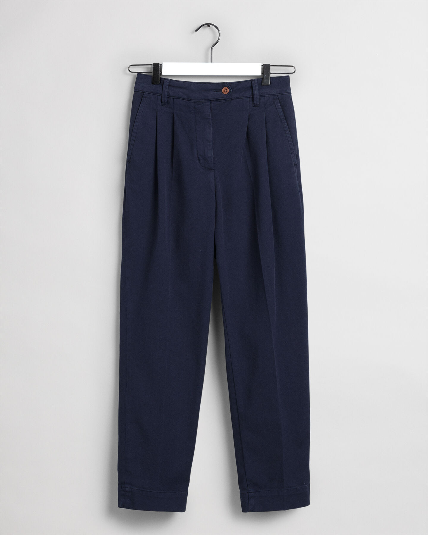 Pantaloni chino a vita alta con piega