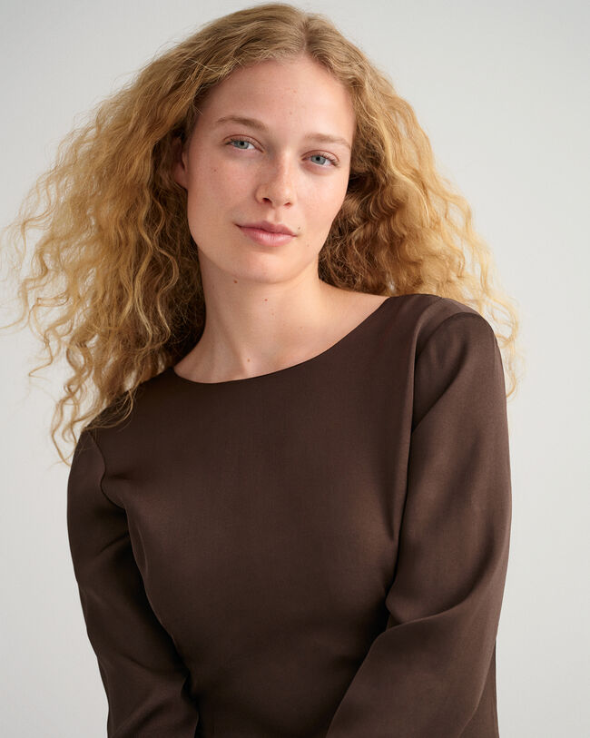 Maxi abito con schiena scoperta