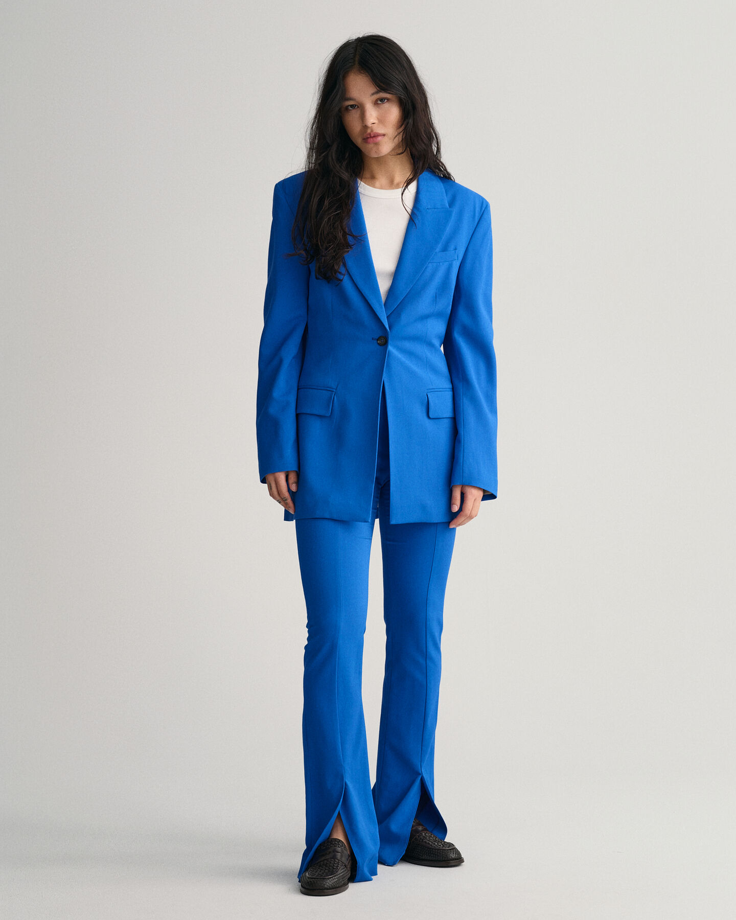 Blazer aderente a spalla ampia