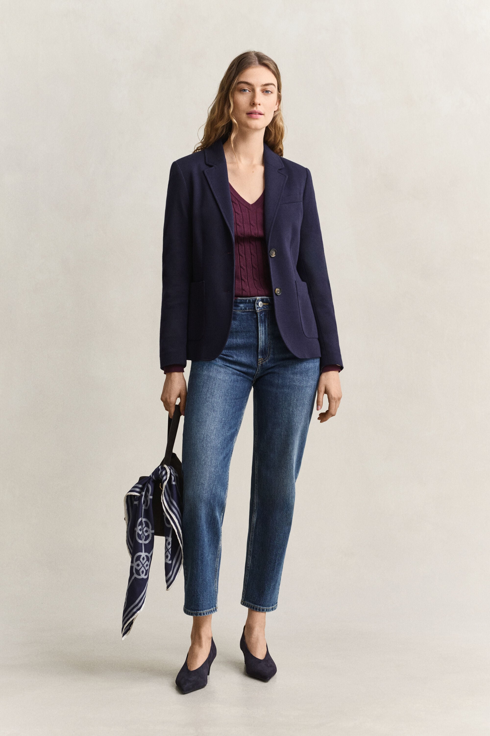 Maglia con scollo a V in cotone elasticizzato a trecce