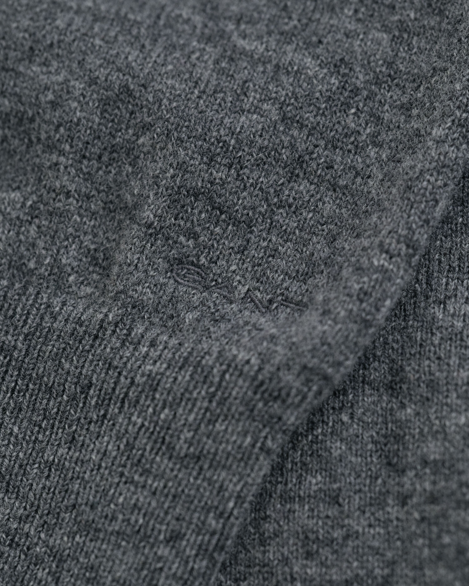 Maglia girocollo in finissima lana d’agnello