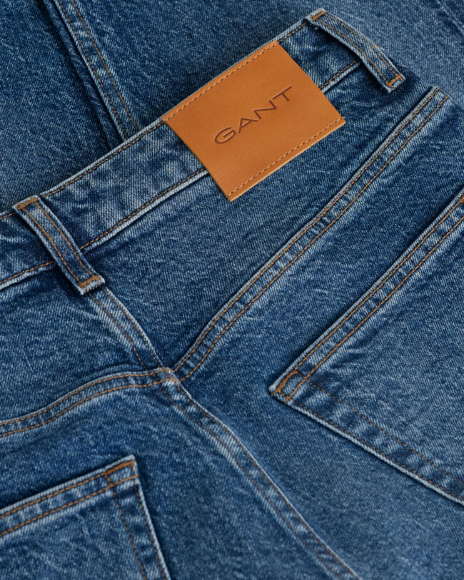 Jeans alla caviglia con gamba dritta