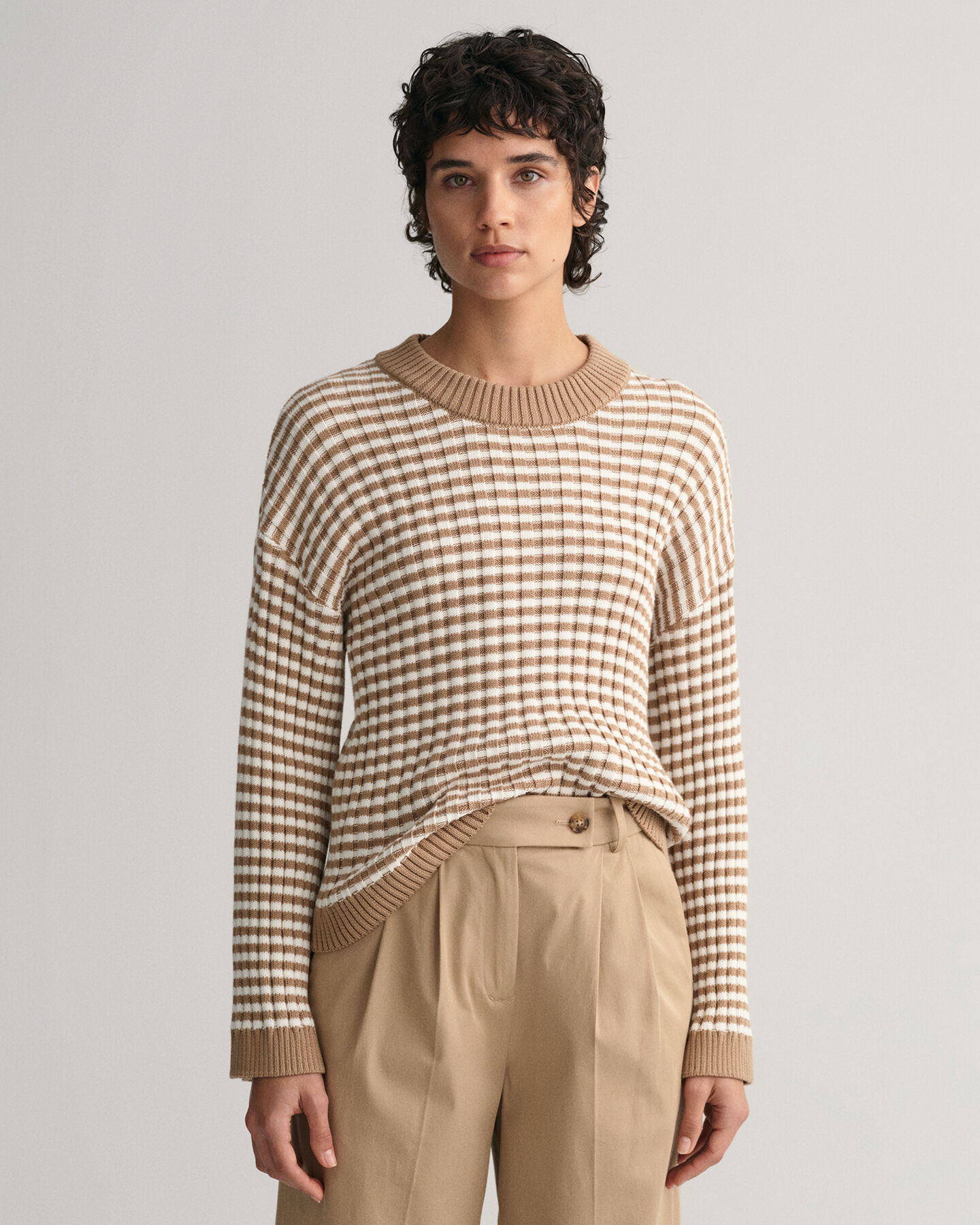 Maglia girocollo in cotone a coste e righe