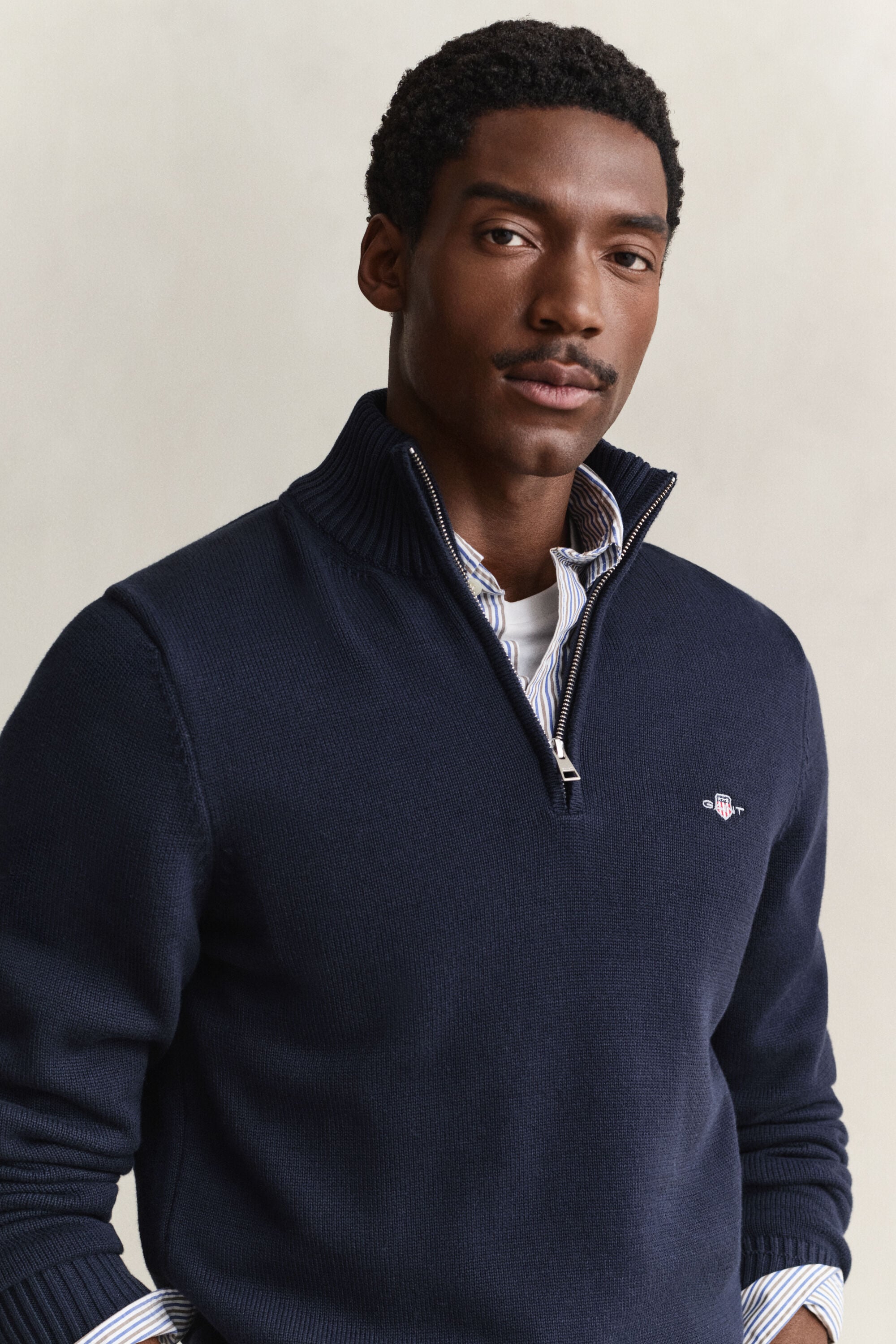 Maglia in cotone casual con zip corta