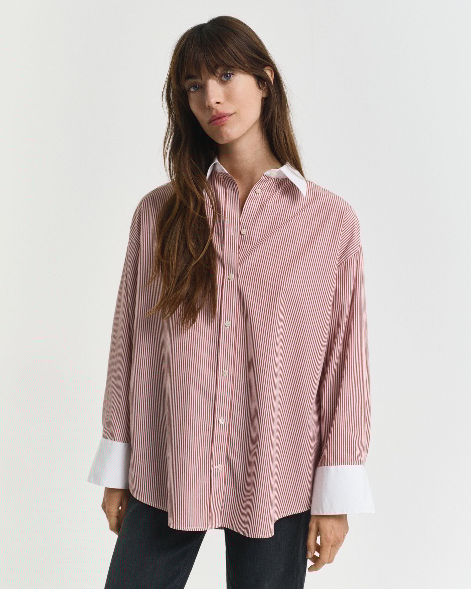 Camicia a righe con colletto a contrasto oversize