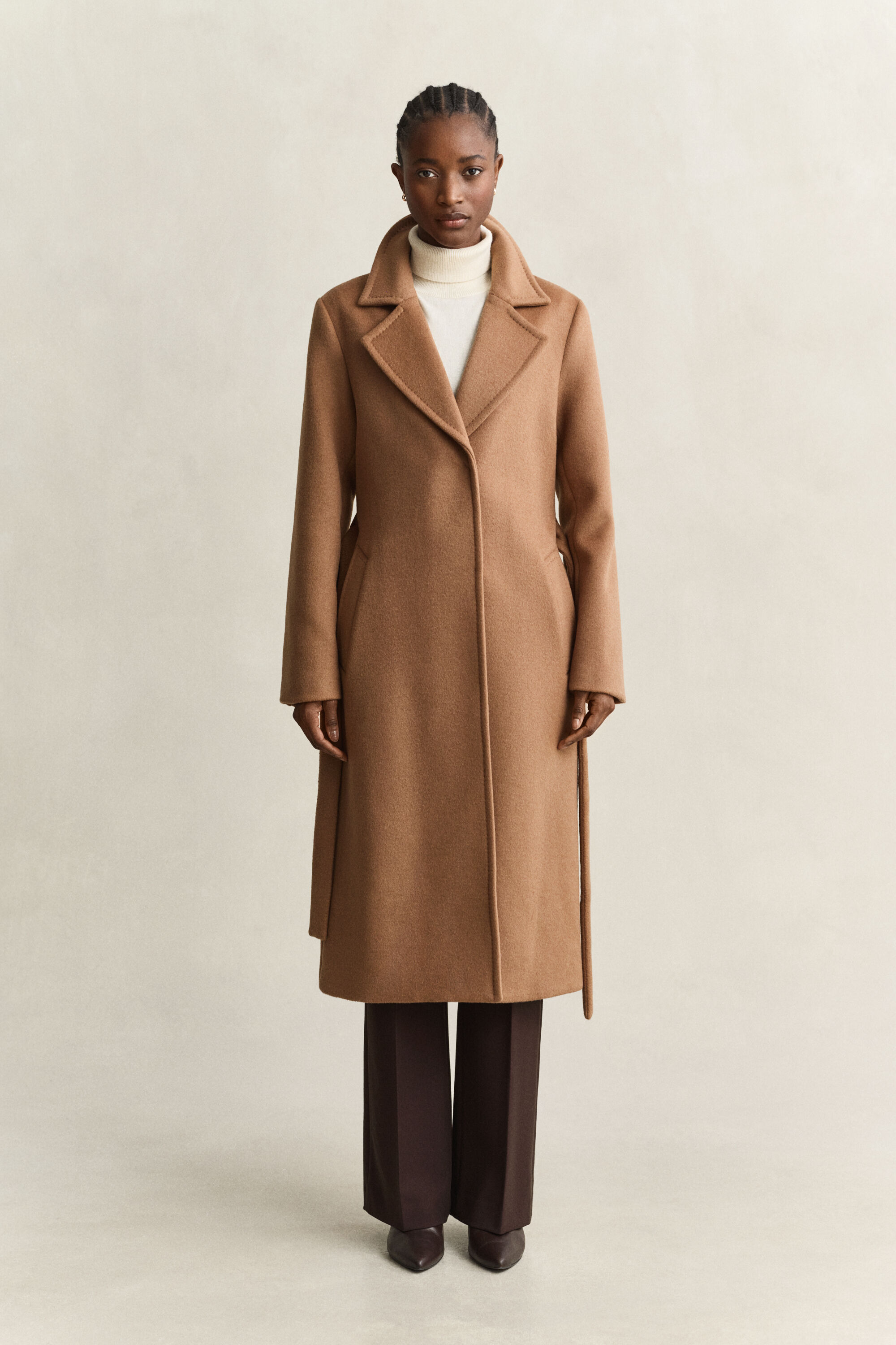 Cappotto con cintura in misto lana