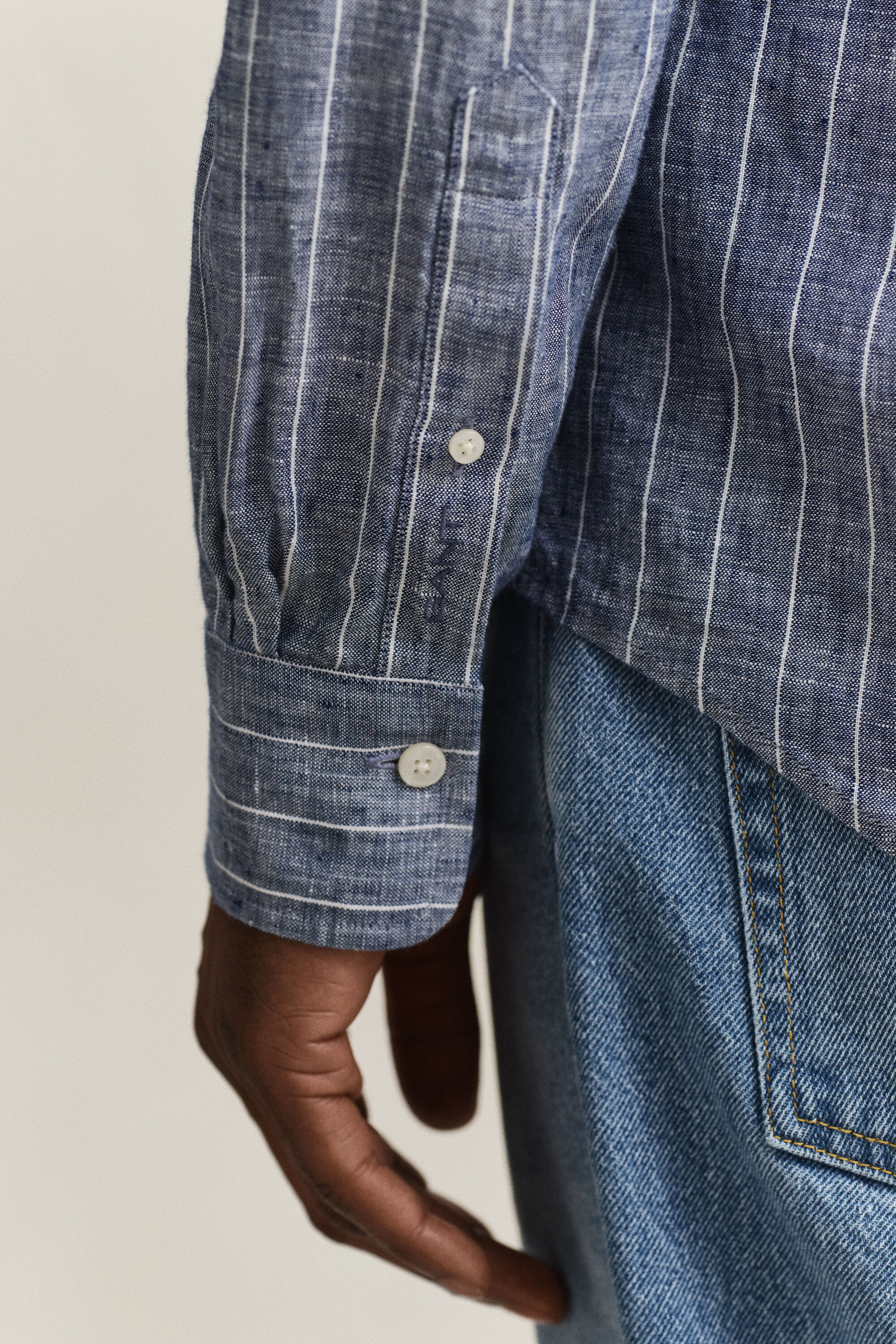 Camicia a righe in lino