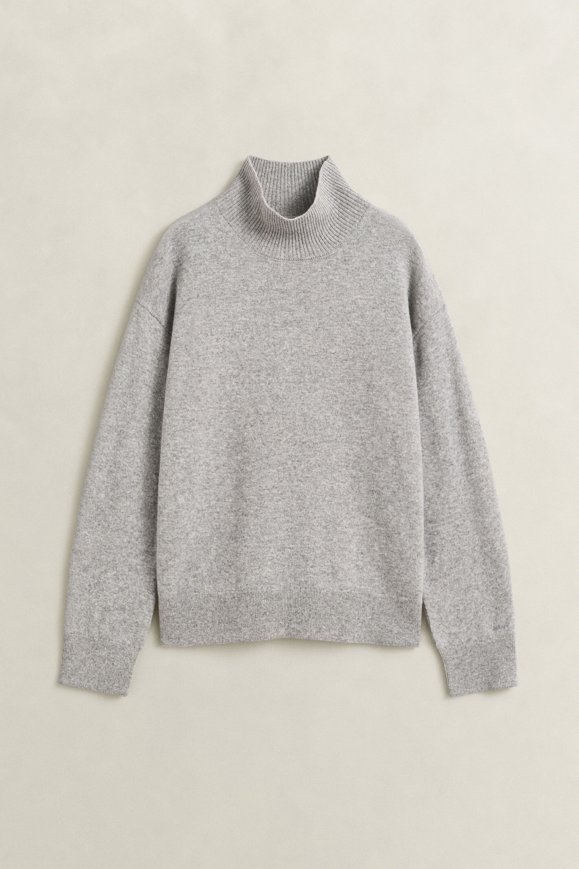 Maglia con finto collo alto in finissima lana d’agnello