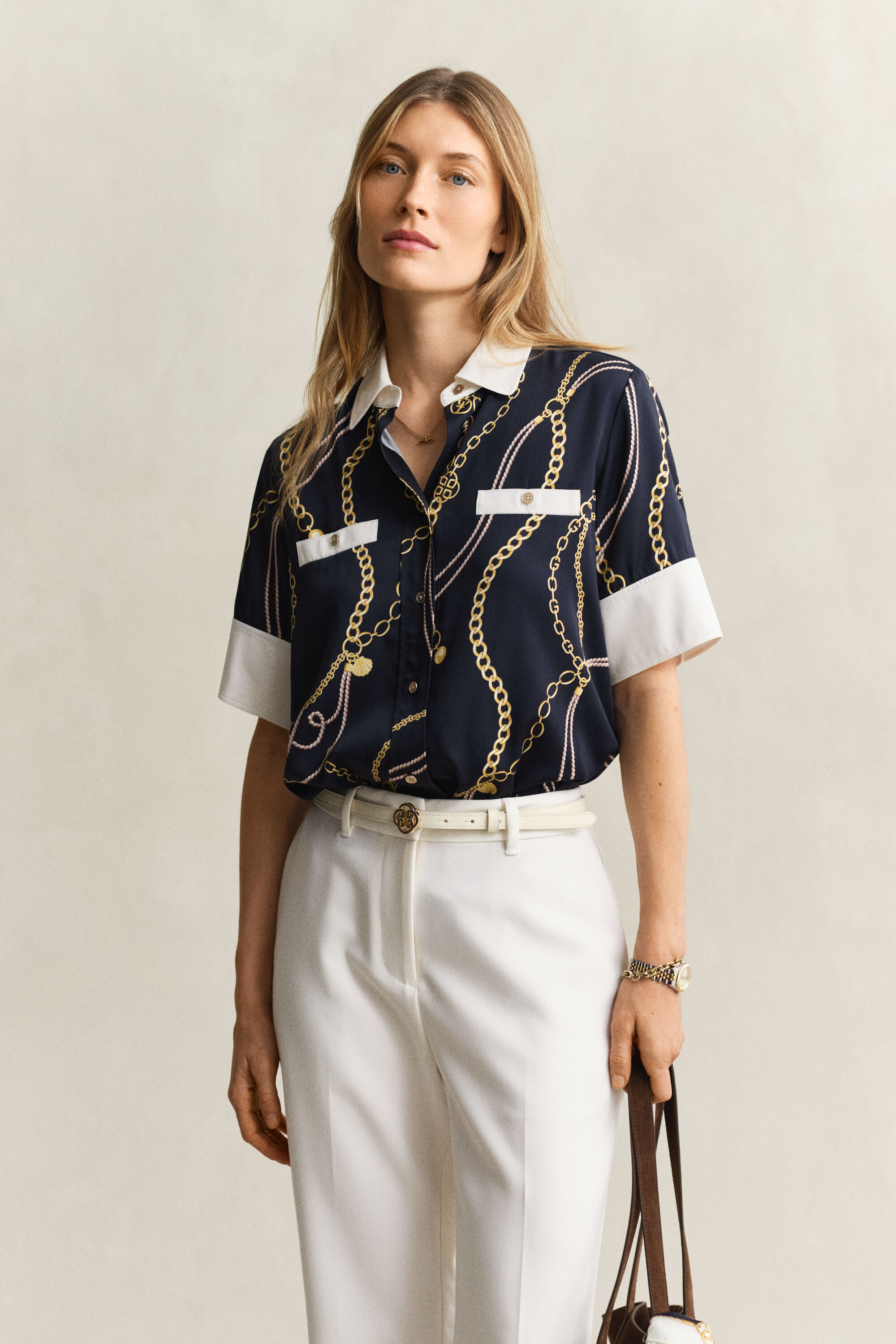 Blusa con dettagli a contrasto