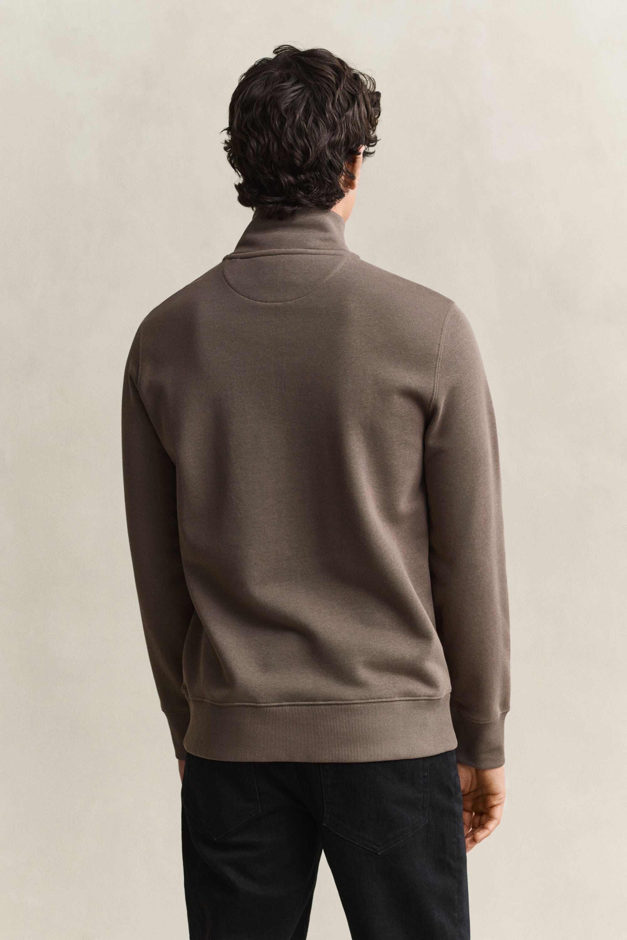 Felpa Shield con zip corta