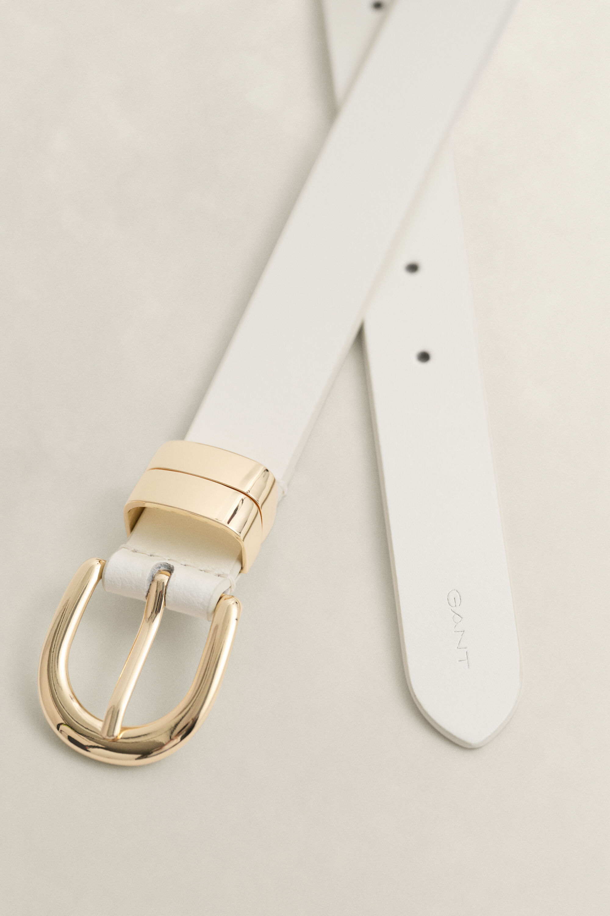 Cintura in pelle con passante spesso