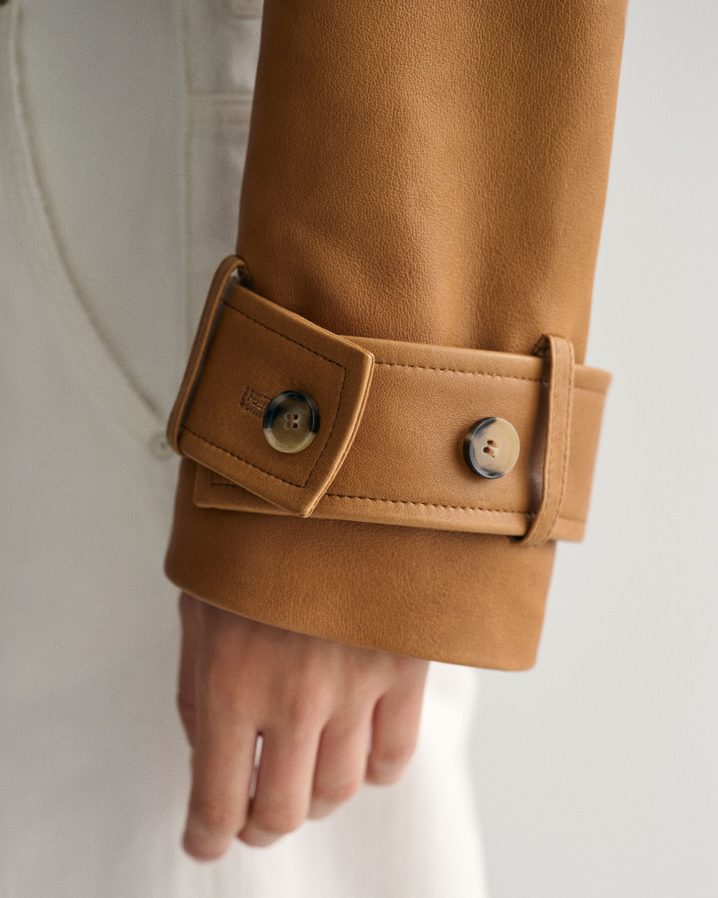 Giacca trench corta in pelle