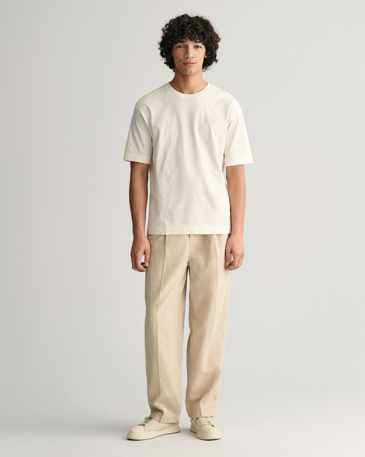 Pantaloni chino in misto cotone-lino plissettati