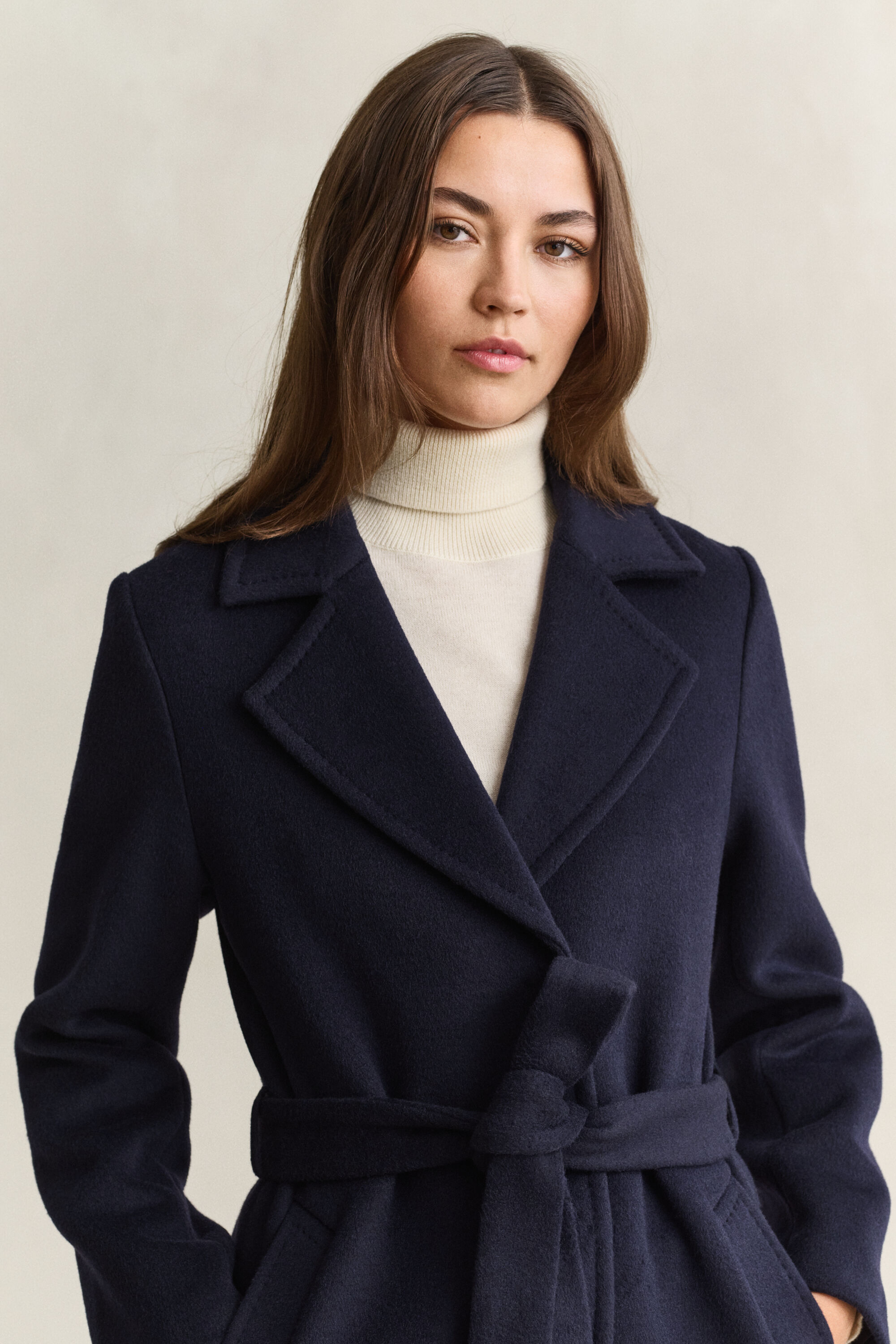 Cappotto con cintura in misto lana