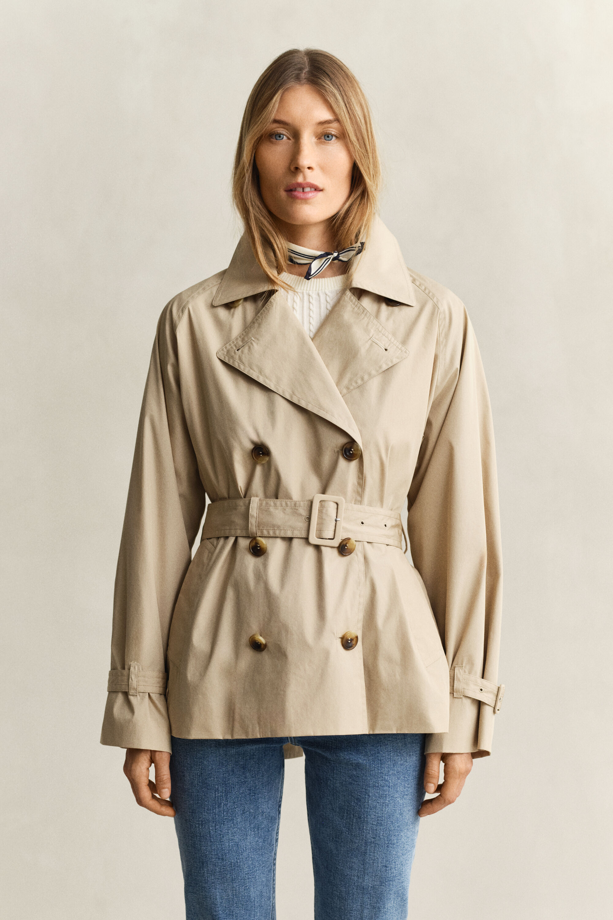 Trench corto leggero