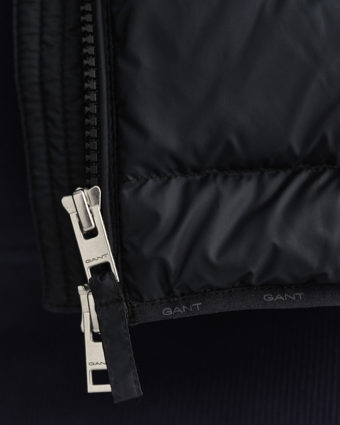 Piumino smanicato leggero