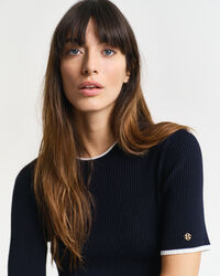 Maglia girocollo a coste e maniche corte a contrasto