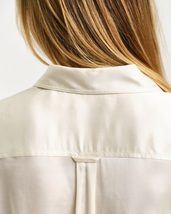 Camicia con tasche regular fit