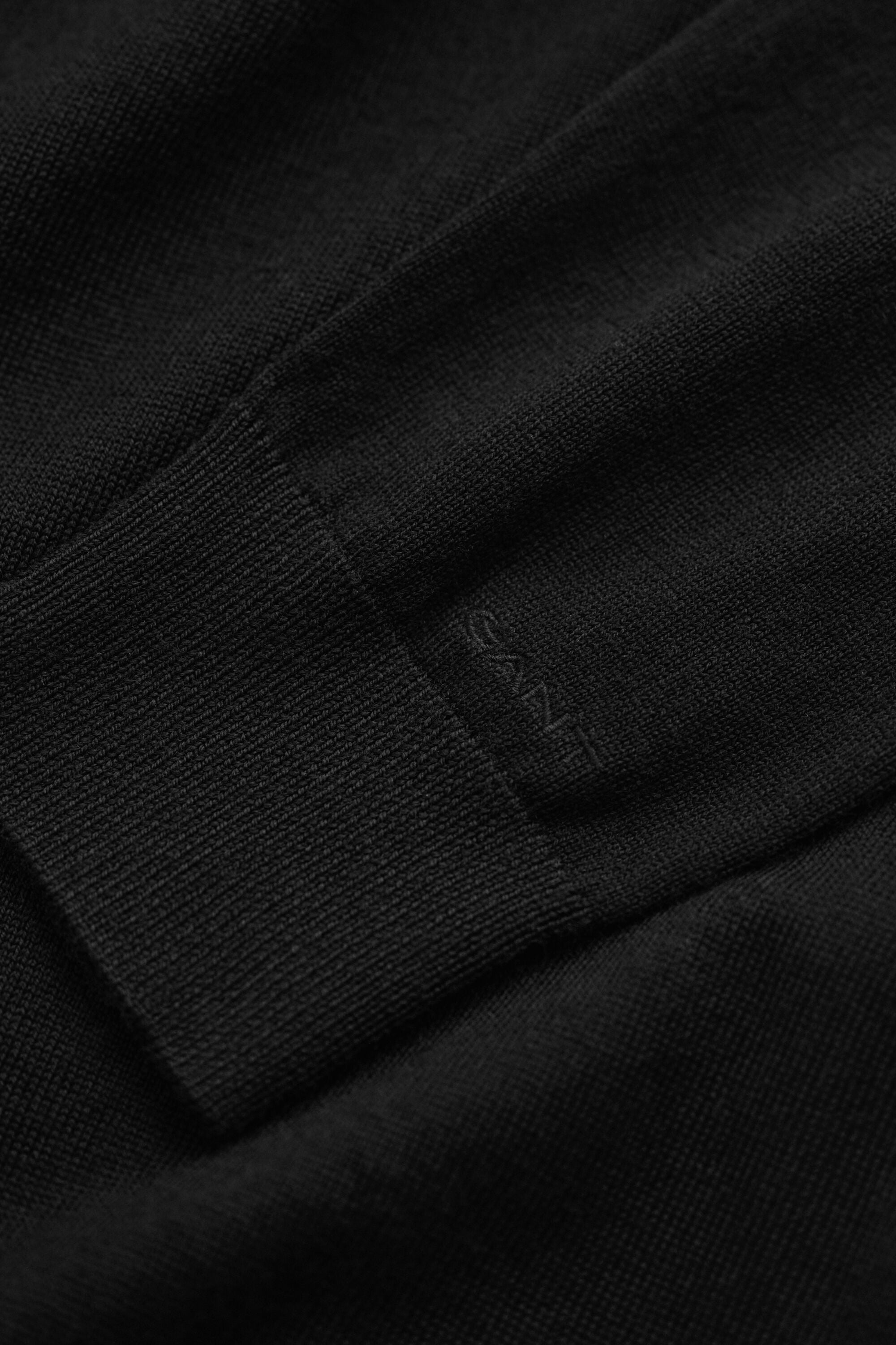 Maglia girocollo in finissima lana merino