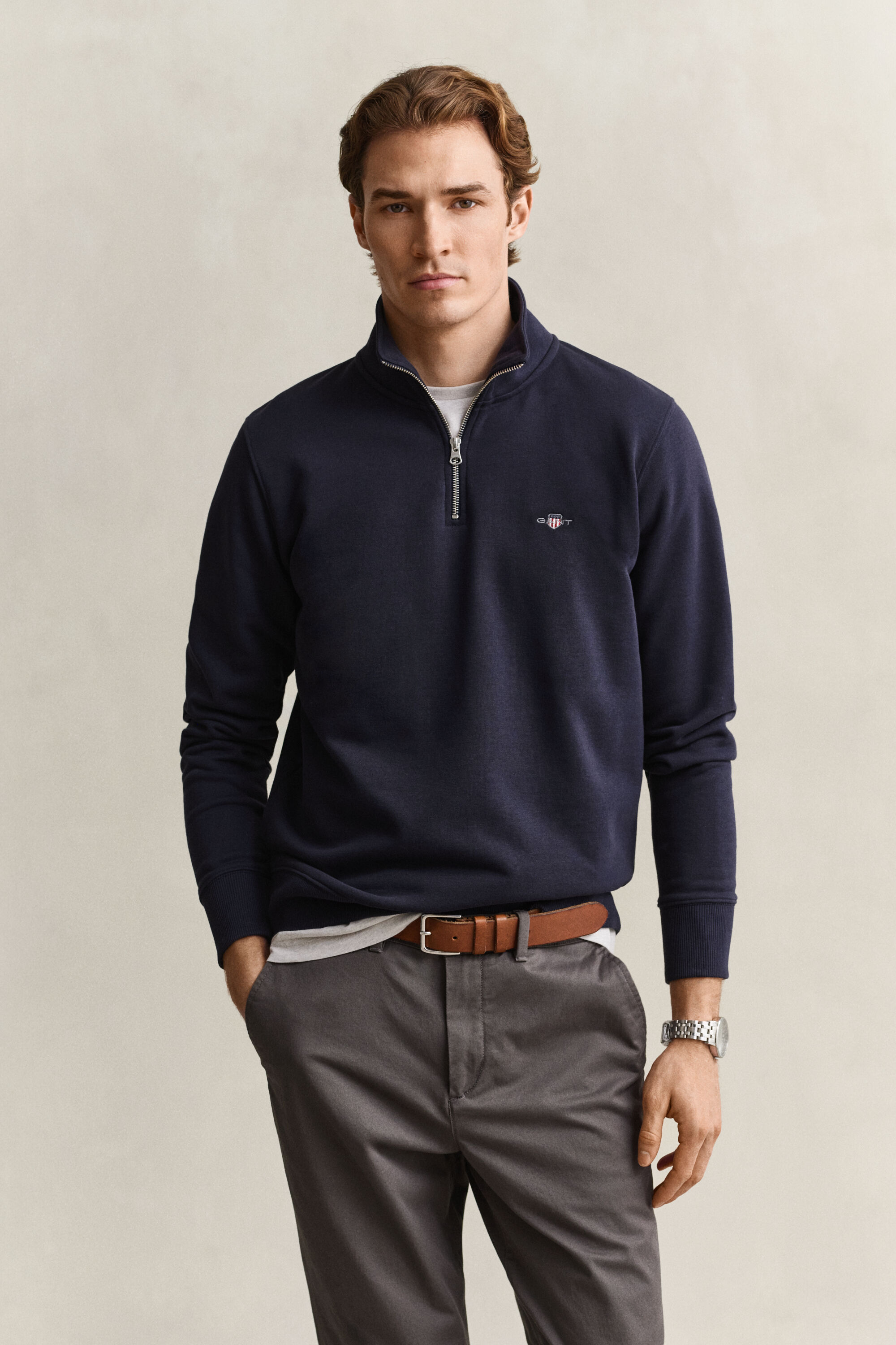 Felpa Shield con zip corta