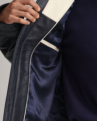 Giacca in pelle corta