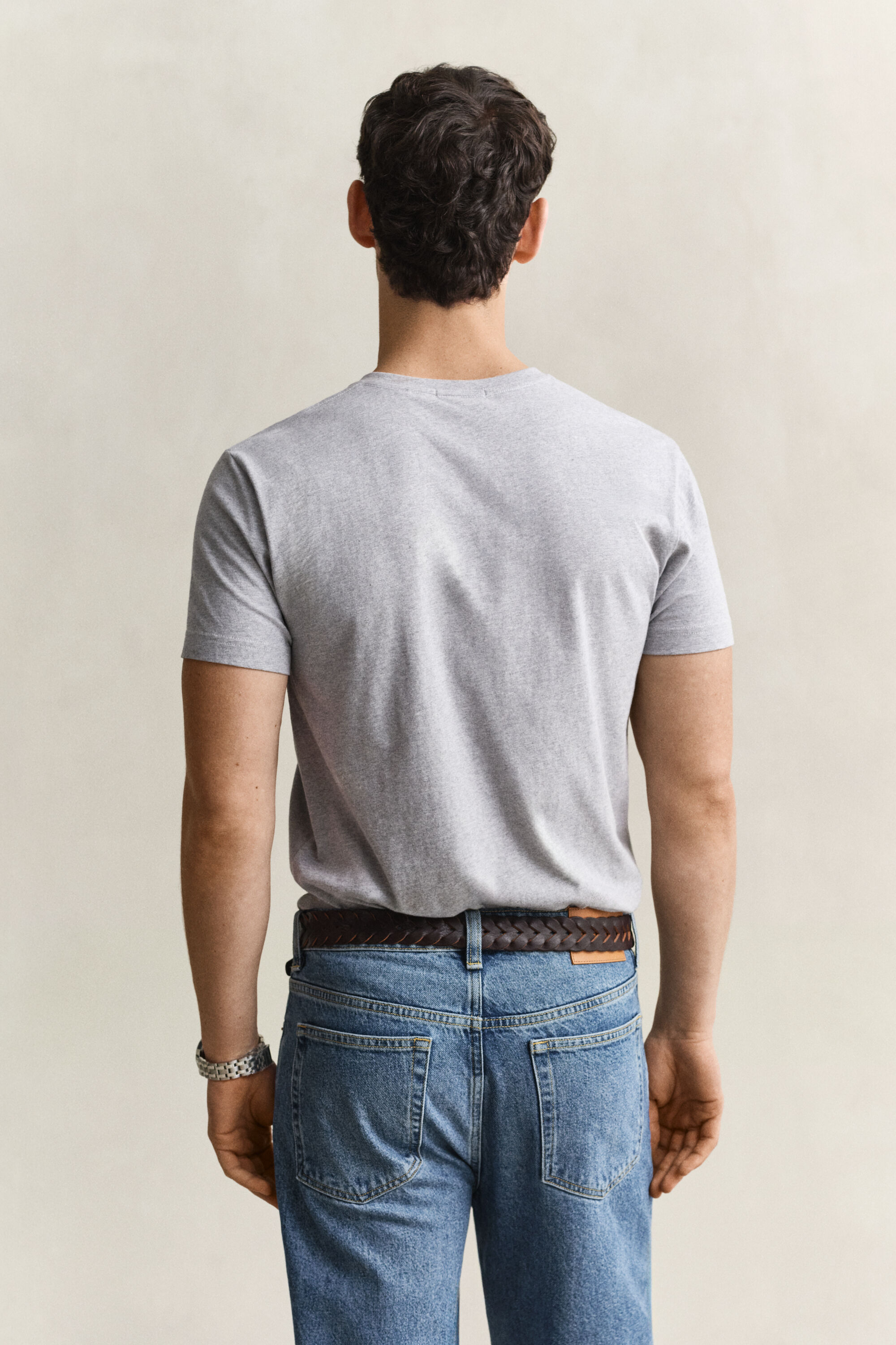 T-shirt Shield con scollo a V
