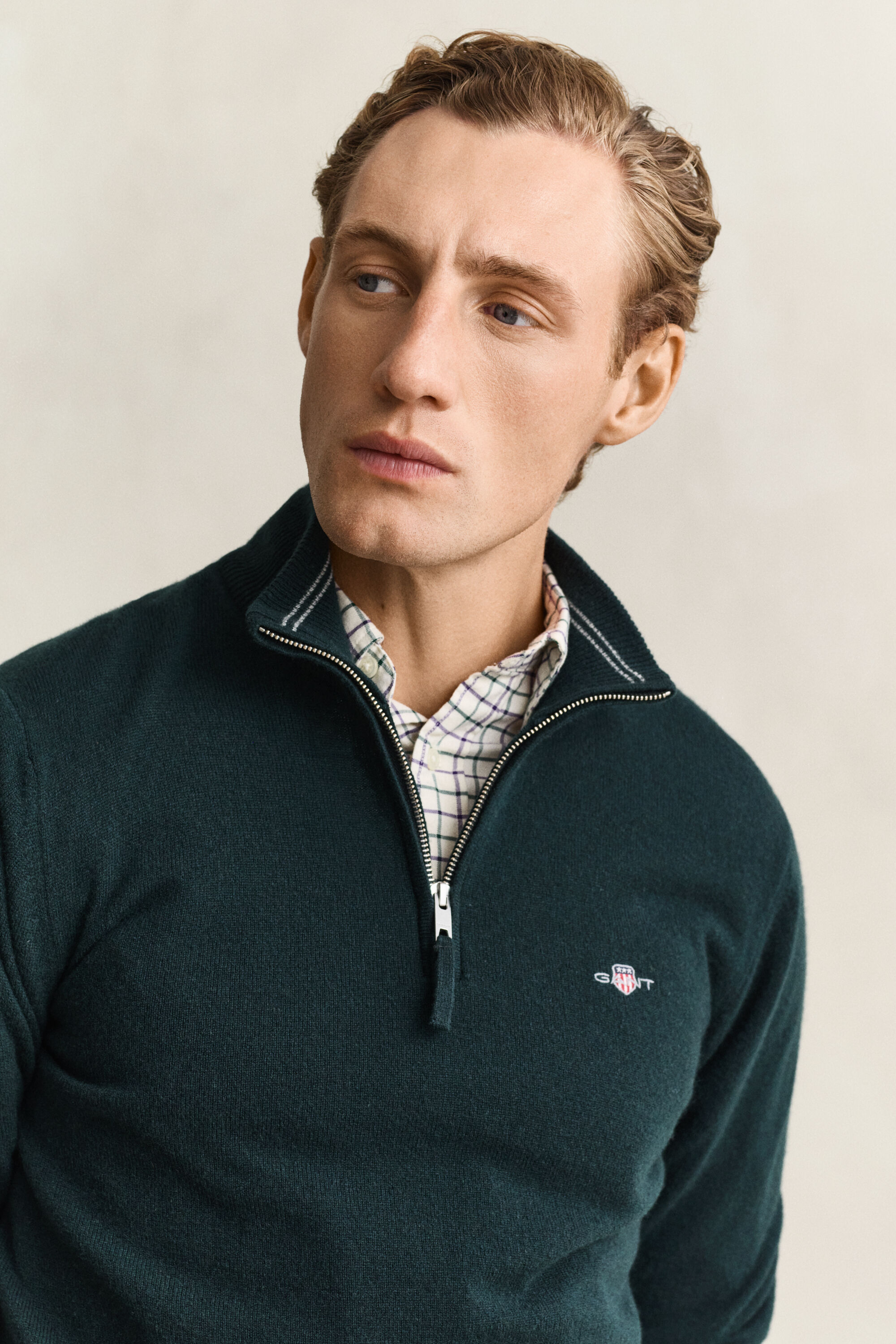 Maglia in lana d’agnello con zip corta