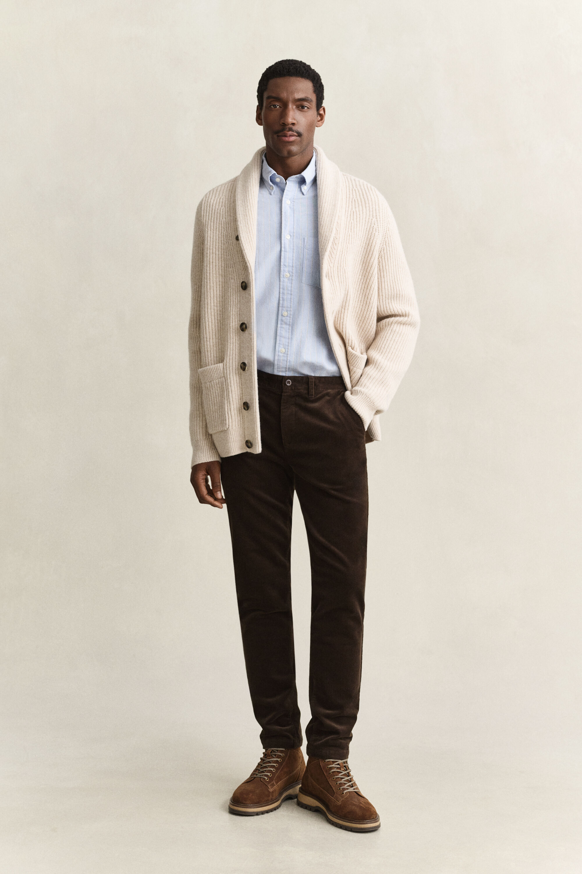Pantaloni chino in velluto a coste slim
