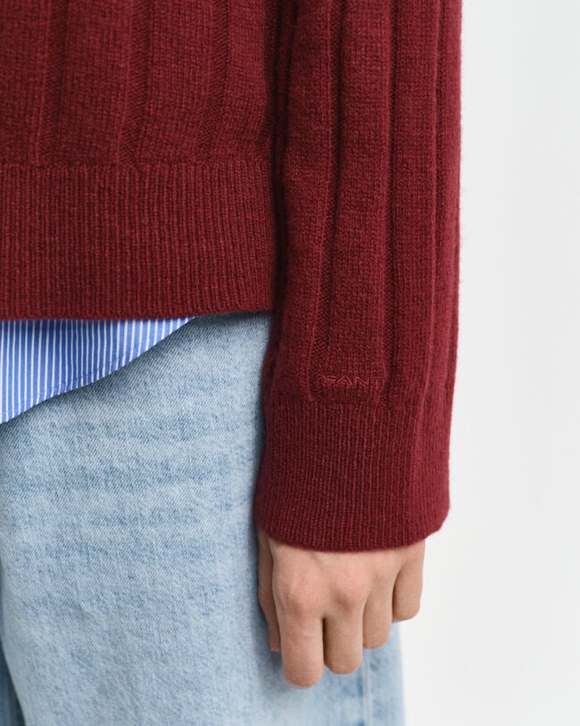 Maglia con scollo a V a coste larghe in lana