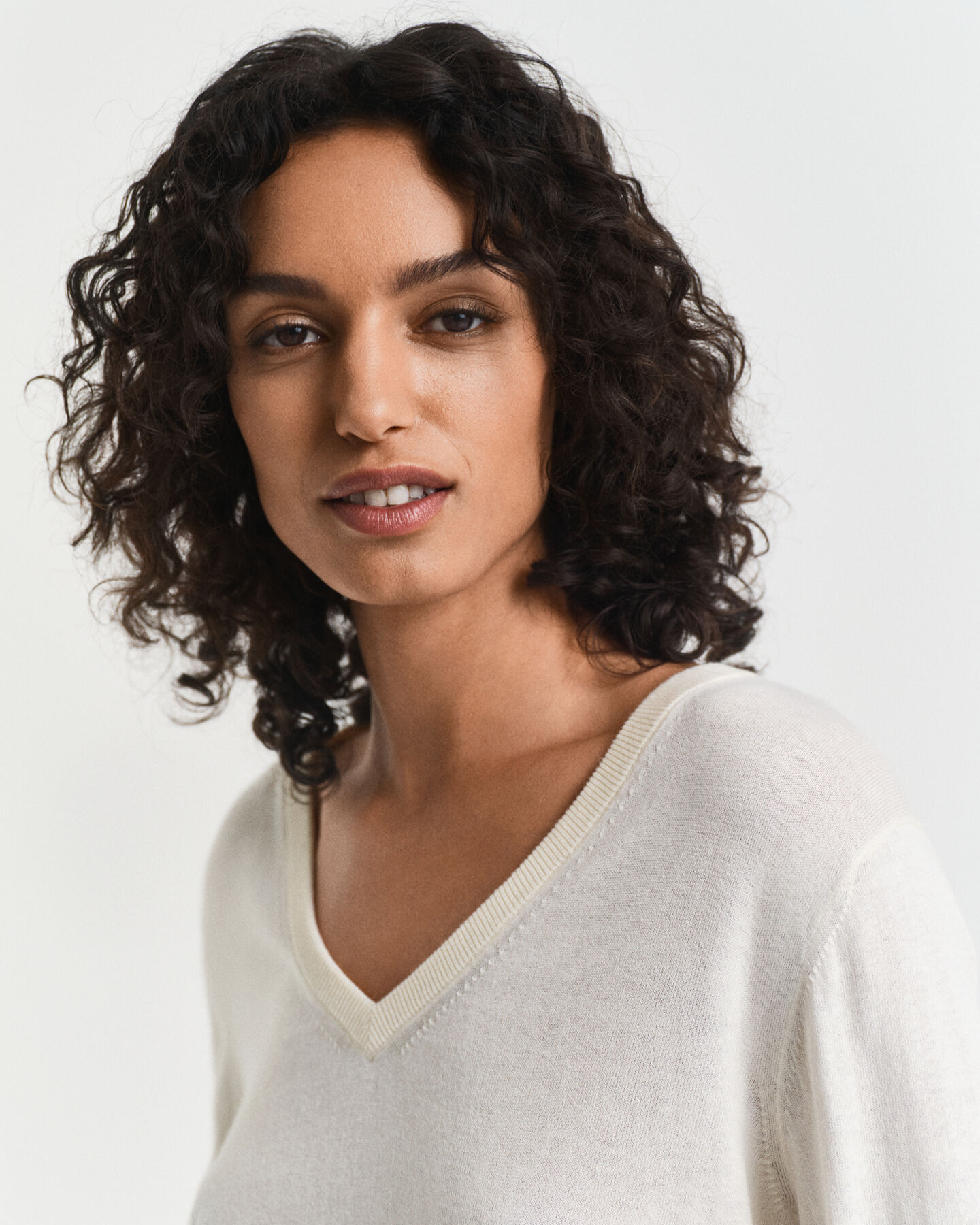 Maglia con scollo a V lavorata a maglia fine