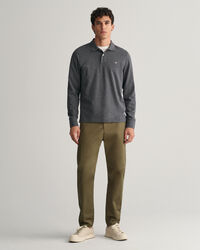 Pantaloni chino in twill stretti in fondo