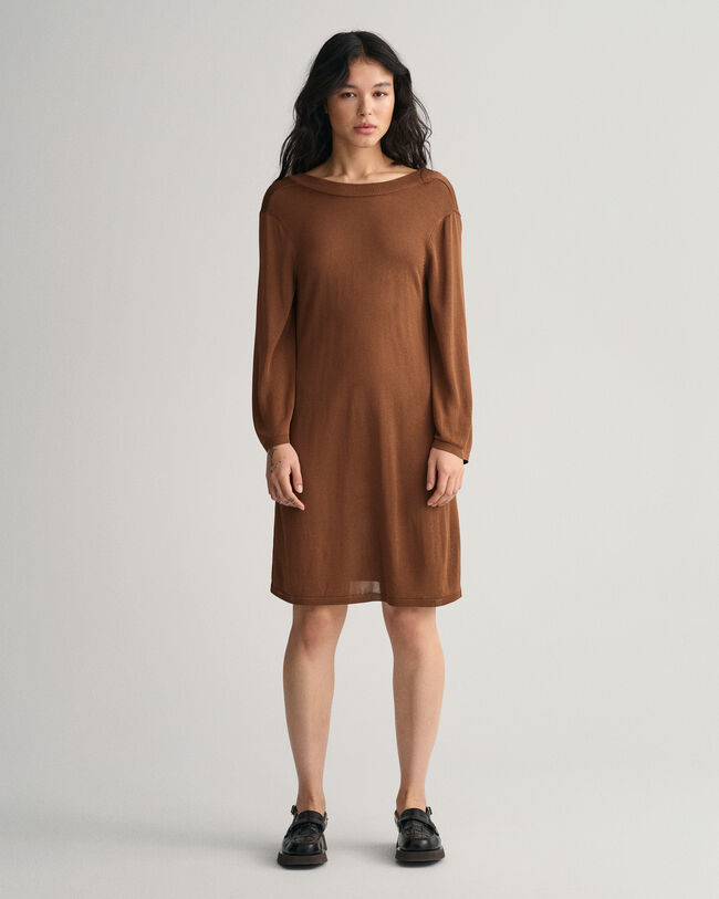 Abito in maglia con schiena scoperta