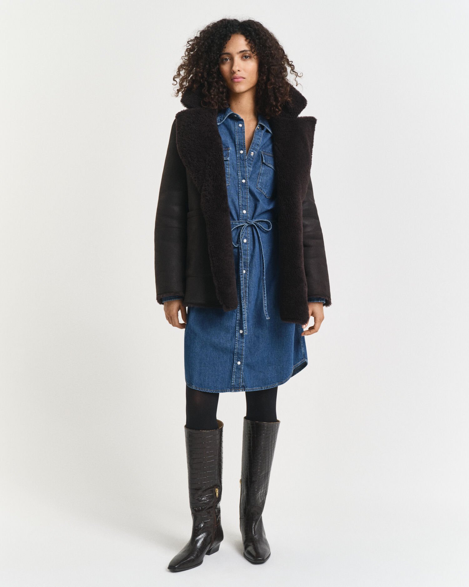 Abito di jeans con maniche a sbuffo