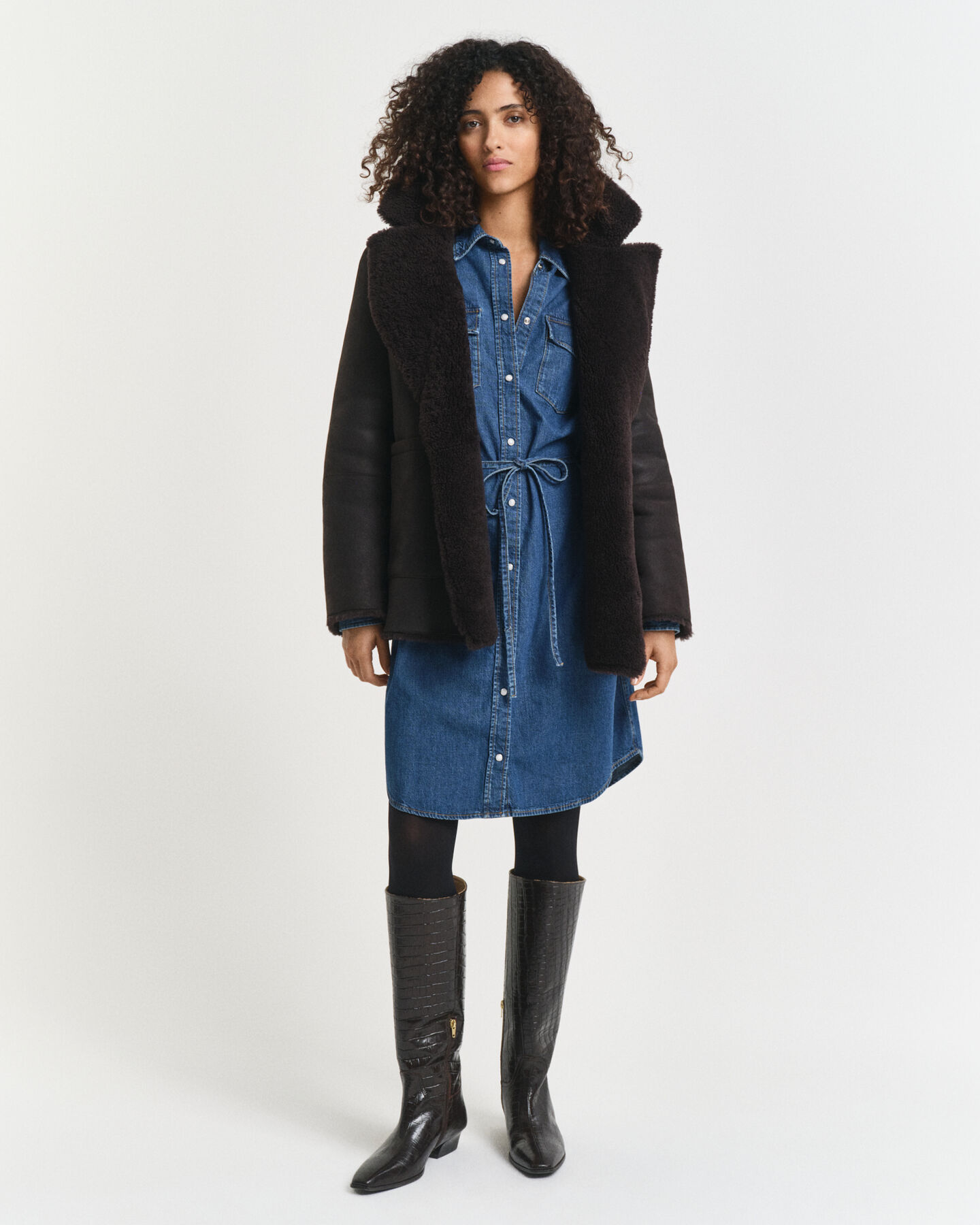 Abito di jeans con maniche a sbuffo