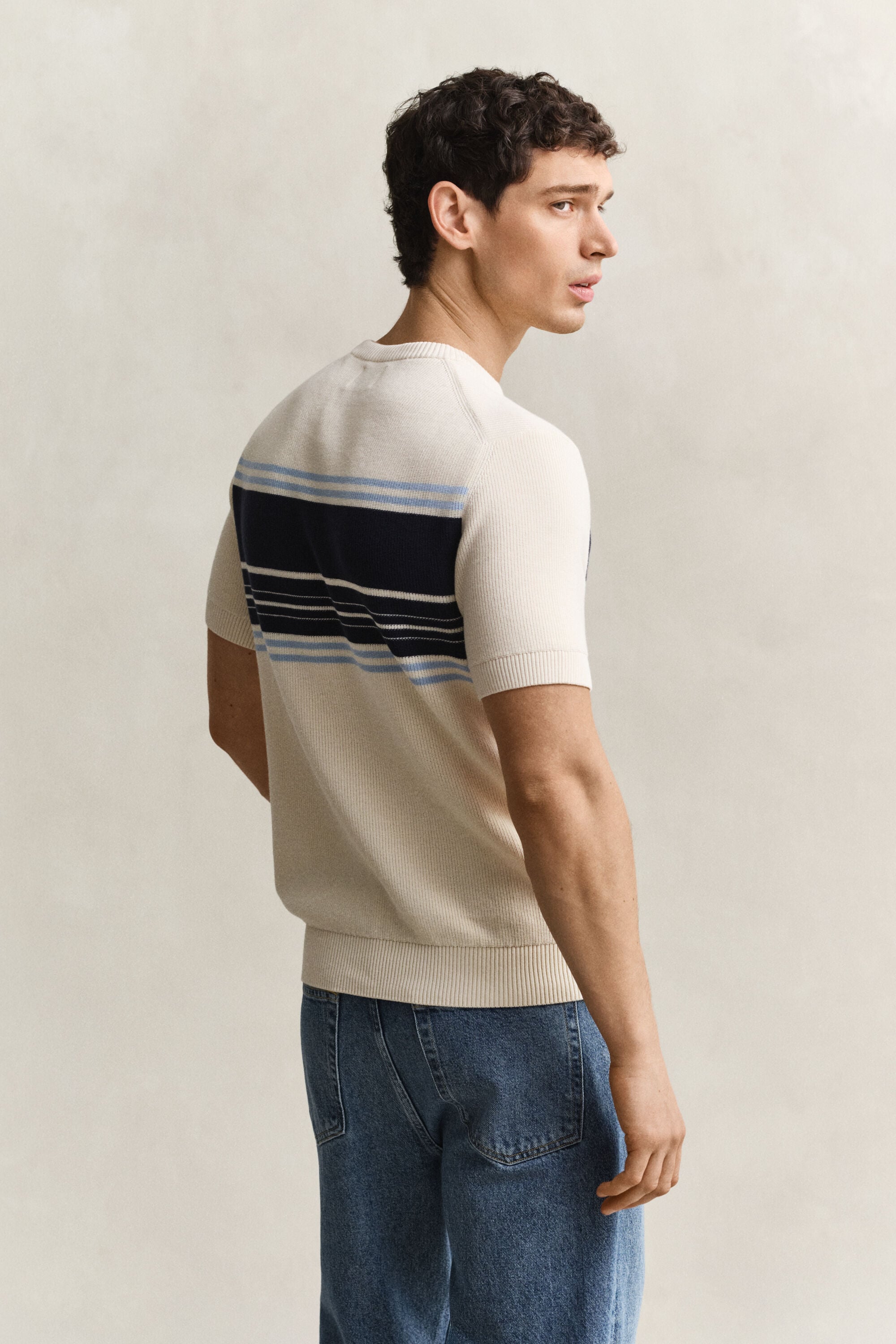 Maglia a maniche corte in cotone a righe a coste