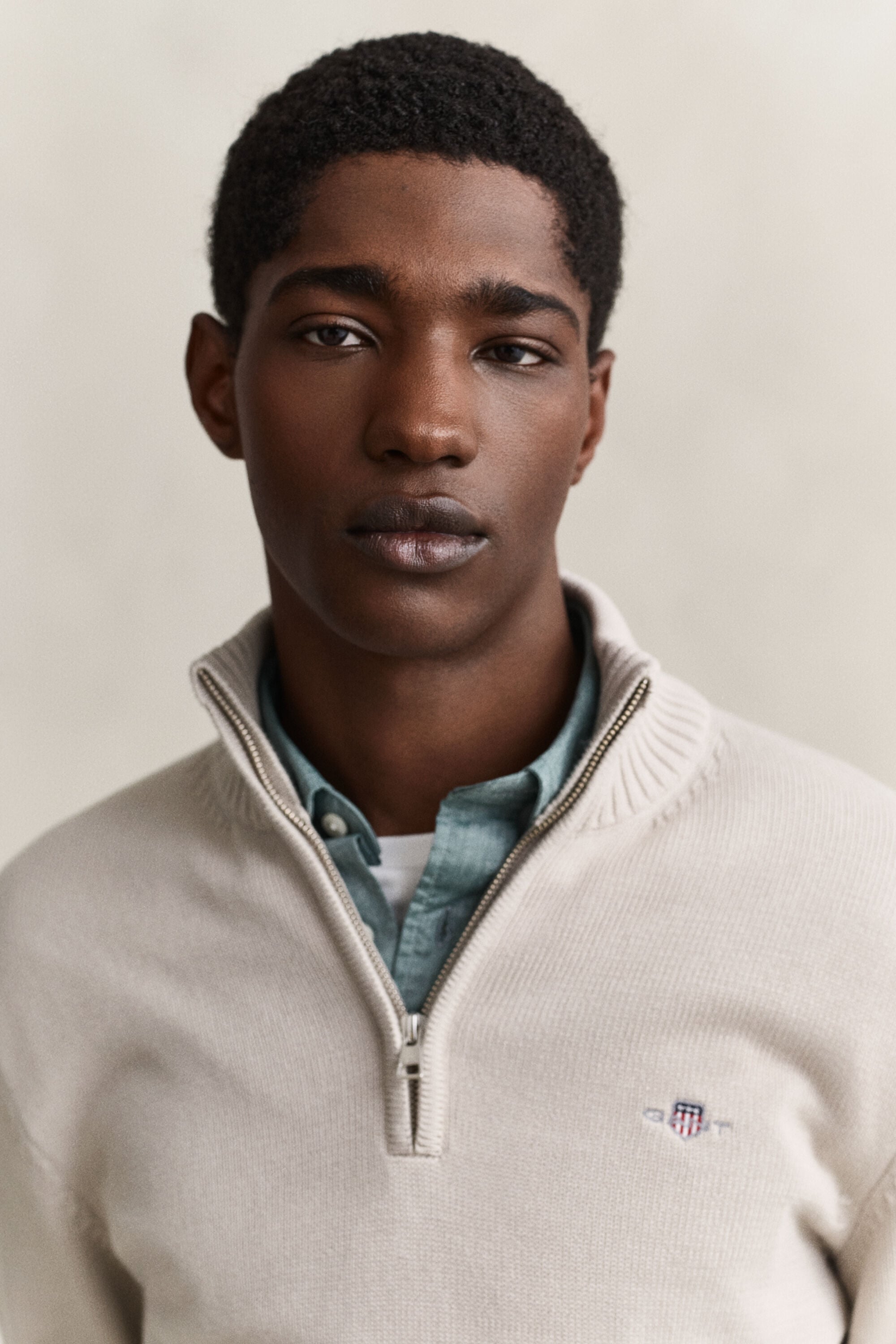 Maglia in cotone casual con zip corta